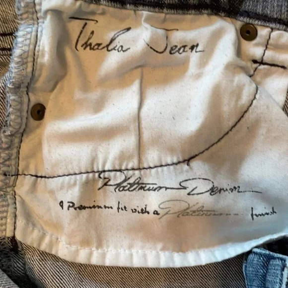 Chico’s Platinum Thalia Jeans 32 x 29 Medium Wash - Picture 8 of 8